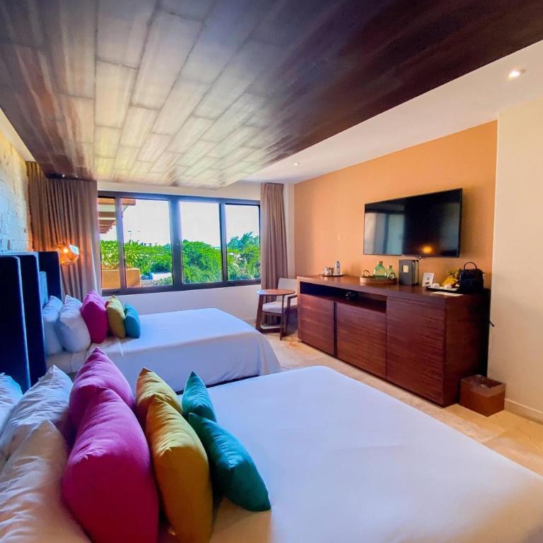 Esplendor by Wyndham Isla Mujeres All Inclusive - Junior Double Suite - Non-Smoking - 1