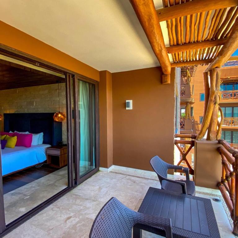Esplendor by Wyndham Isla Mujeres All Inclusive - Junior King Suite with Balcony - Non-Smoking - 1