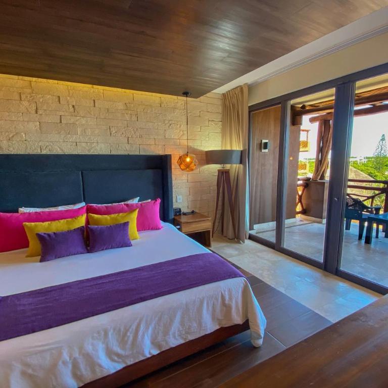 Esplendor by Wyndham Isla Mujeres All Inclusive - Junior King Suite with Balcony - Non-Smoking - 3