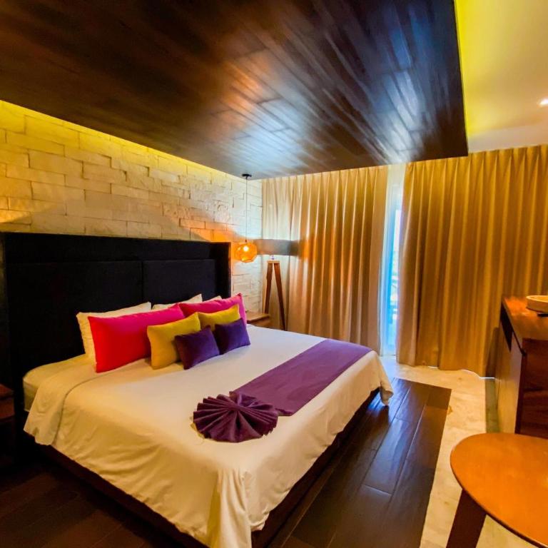 Esplendor by Wyndham Isla Mujeres All Inclusive - Junior King Suite with Balcony - Non-Smoking - 9