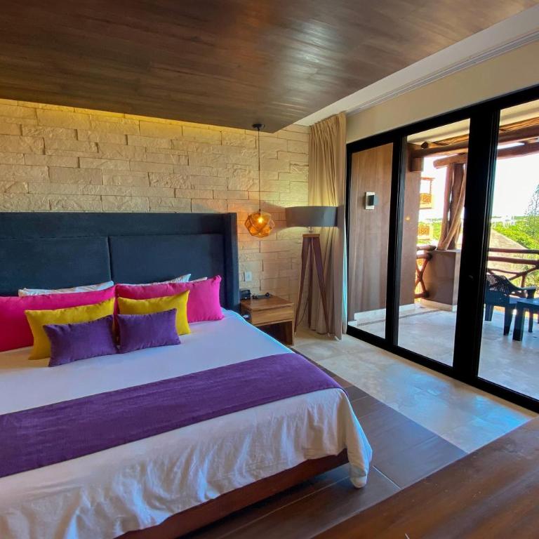 Esplendor by Wyndham Isla Mujeres All Inclusive - Junior King Suite with Balcony - Non-Smoking - 11