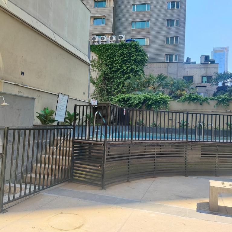 ApartamentosYH - One-Bedroom Apartment - 3