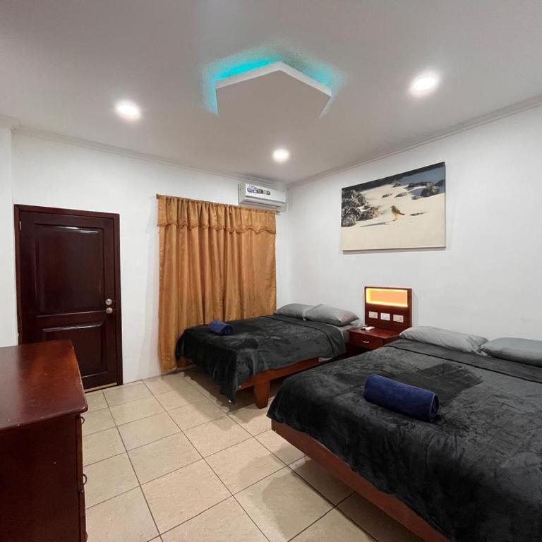 El Descanso de Nik - Two-Bedroom Apartment - 1