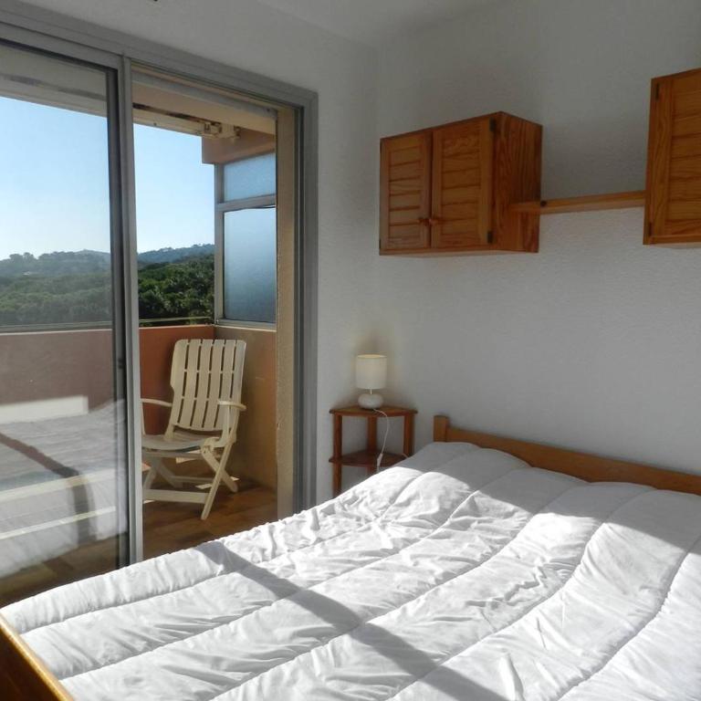 Appartement 2 pièces avec piscine et plage à Bormes-les-Mimosas - FR-1-251-885 - Apartment - 4