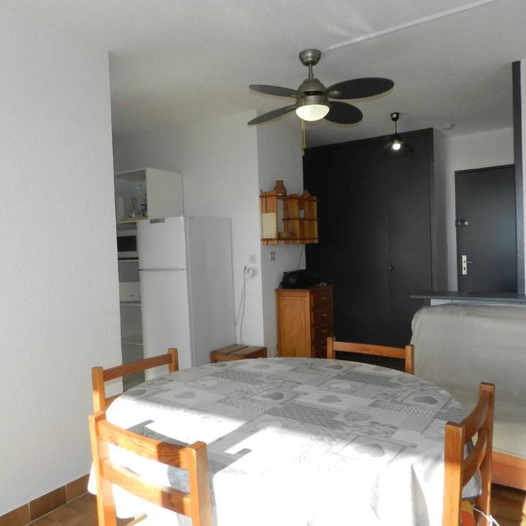 Appartement 2 pièces avec piscine et plage à Bormes-les-Mimosas - FR-1-251-885 - Apartment - 12