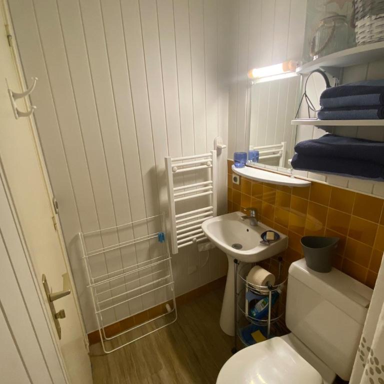Studio cosy, vrai lit 140, wifi, centre Trouville-sur-Mer, proche Deauville et gare à moins de 5 minutes à pied - Studio - 18
