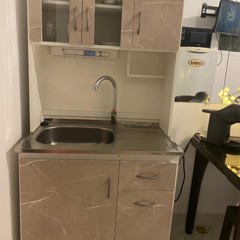 Monoambiente Muy Próximo a Calacoto - One-Bedroom Apartment - 16