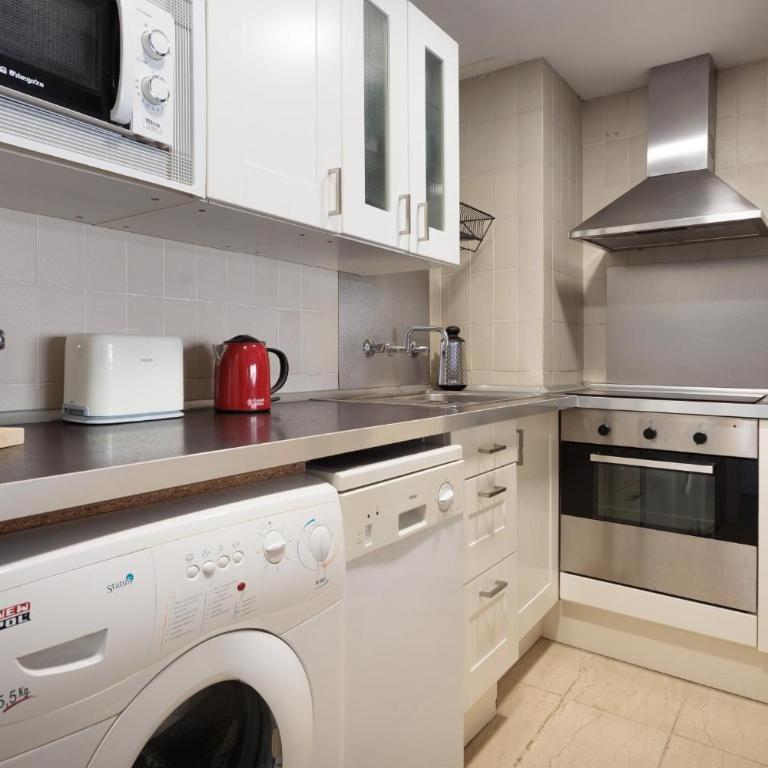 LETS HOLIDAYS Beach Apartment in Tossa - Apartamento - 11