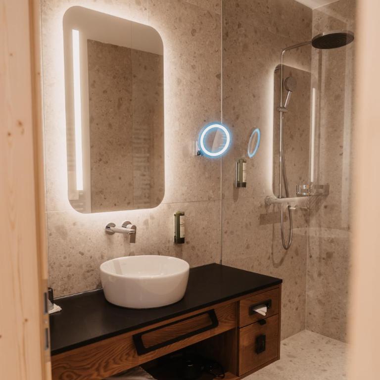 Hotel Neubergerhof - Deluxe Doppelzimmer - 4