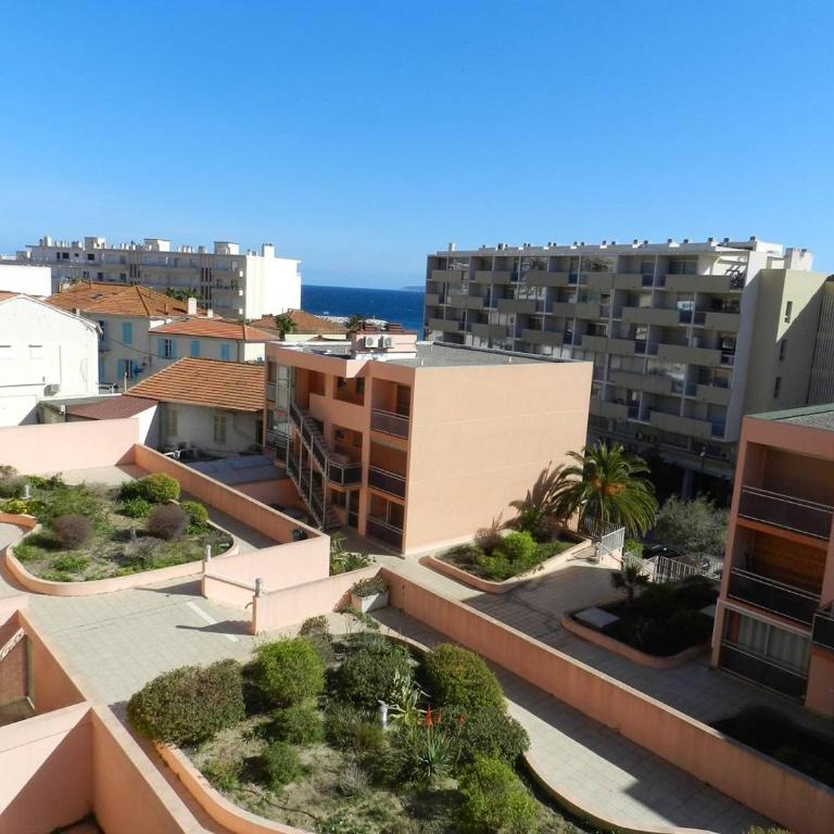 LV330-A169 Appartement studio cabine 4 couchages LE LAVANDOU - Studio Apartment - 11
