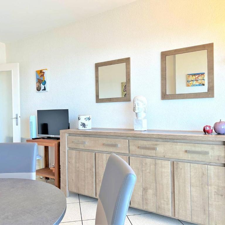 LV280-F302 Studio 2 couchages LE LAVANDOU - Studio with Sea View - 4