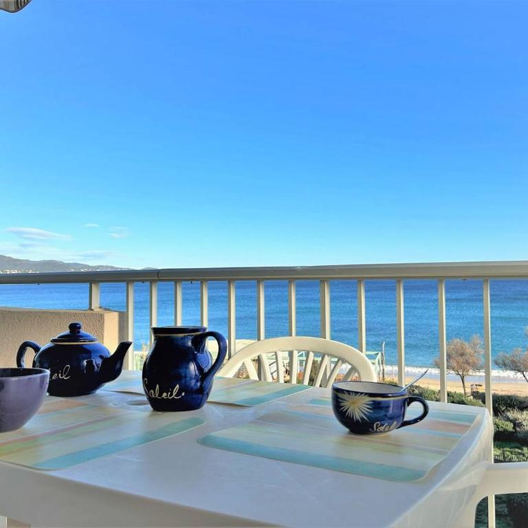 LV280-F302 Studio 2 couchages LE LAVANDOU - Studio with Sea View - 11