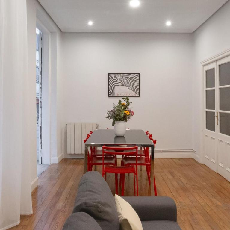 Amplio Apartamento en Casco Viejo - Corazón de Bilbao - Two-Bedroom Apartment - 19