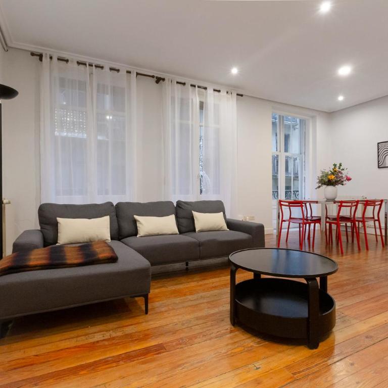Amplio Apartamento en Casco Viejo - Corazón de Bilbao - Two-Bedroom Apartment - 15