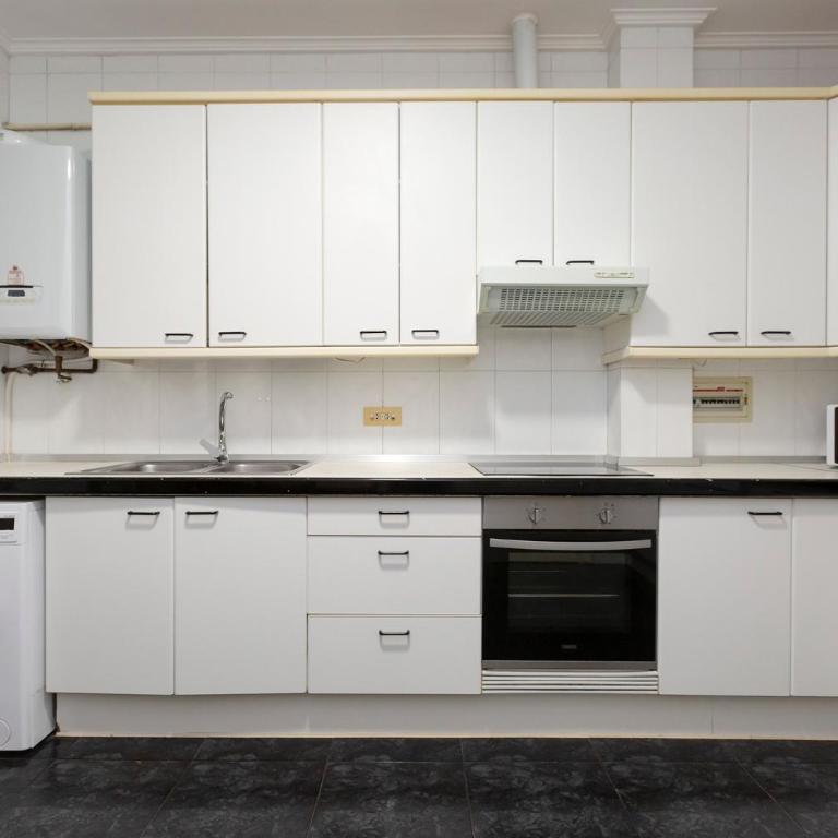 Amplio Apartamento en Casco Viejo - Corazón de Bilbao - Two-Bedroom Apartment - 31