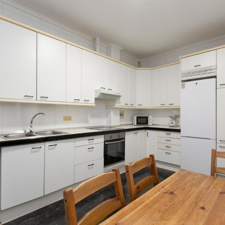 Amplio Apartamento en Casco Viejo - Corazón de Bilbao - Two-Bedroom Apartment - 30