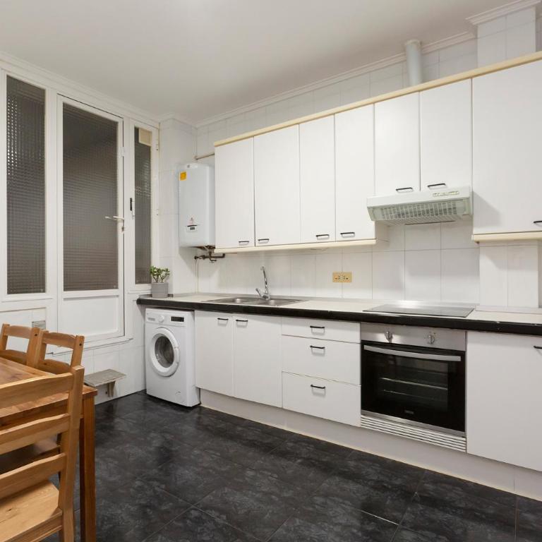 Amplio Apartamento en Casco Viejo - Corazón de Bilbao - Two-Bedroom Apartment - 33
