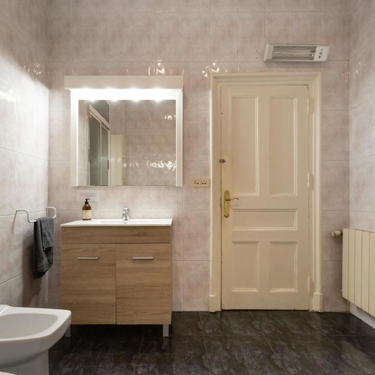 Amplio Apartamento en Casco Viejo - Corazón de Bilbao - Two-Bedroom Apartment - 39