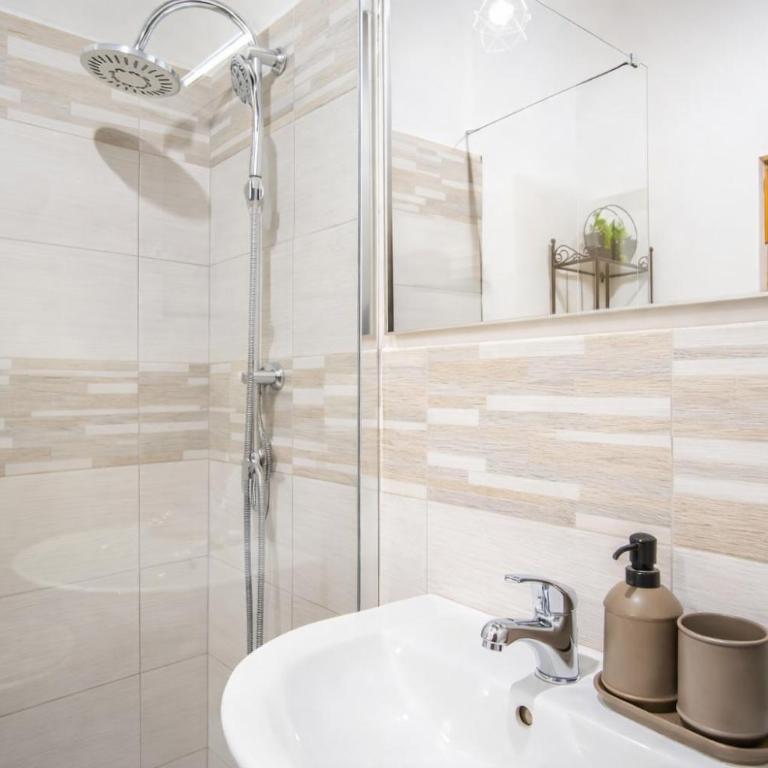 Elegantis Trastevere Comfortable Apartment in the Heart of Historic City - Appartamento con 2 Camere da Letto e con Vista - 25