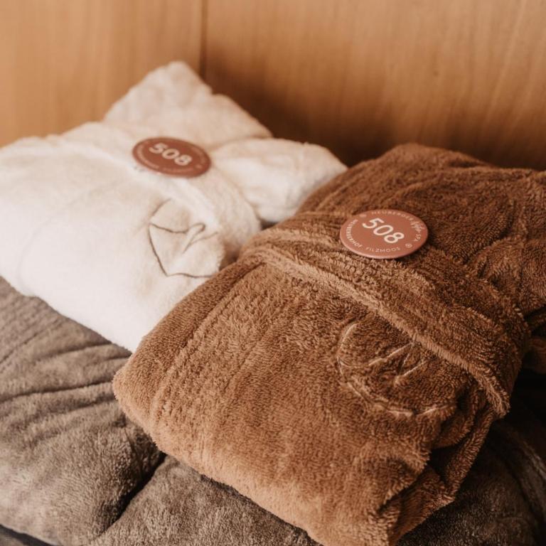 Hotel Neubergerhof - Doppelzimmer mit Bergblick - 8