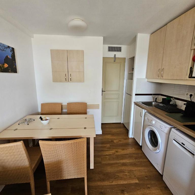 Nid d'Azur à Cap Esterel - Côte d'Azur - VUE MER - Climatisé - Piscines - Appartement 1 Chambre - 32