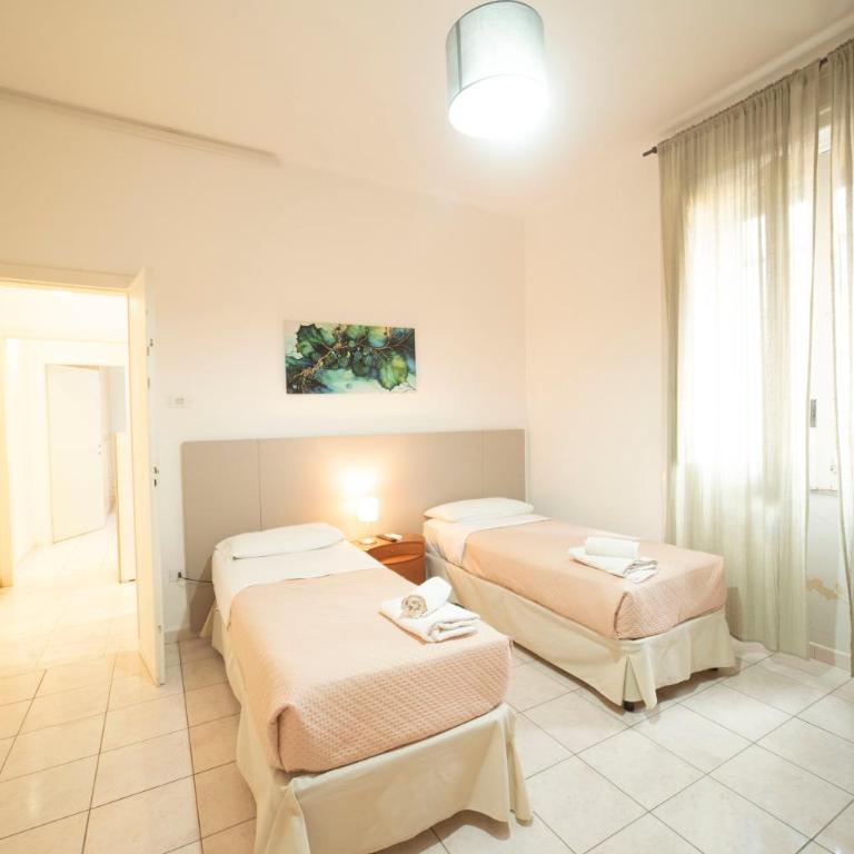 Siracasa - Three-Bedroom House - 18