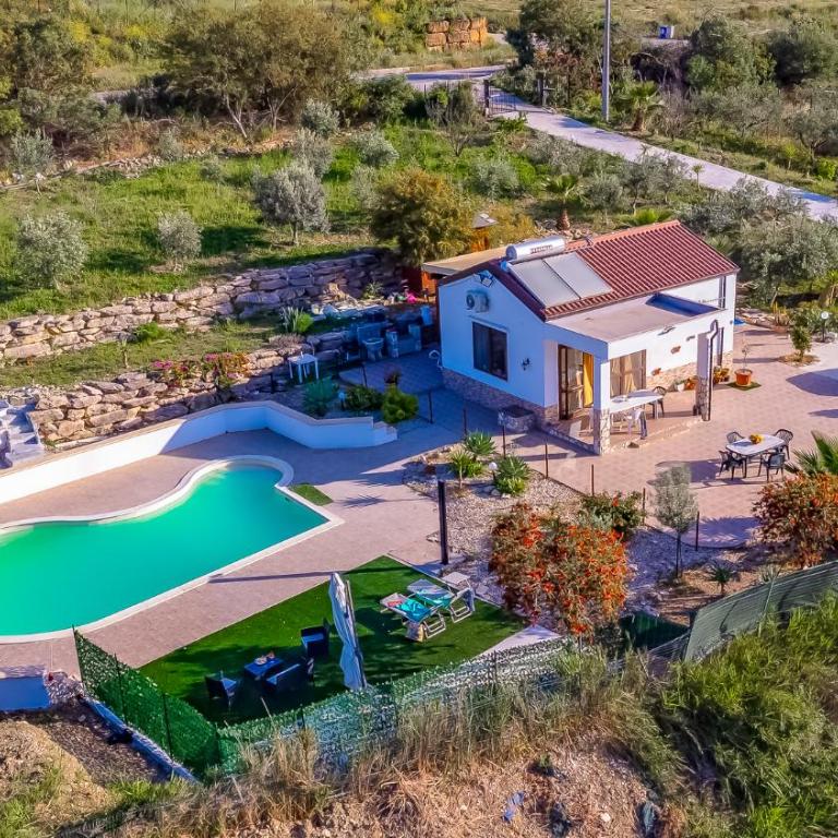 Oasi Relax by Biddizzi Rari - immersa nel verde con Piscina, per Famiglie e Bambini - Villa con 3 Camere da Letto - 1