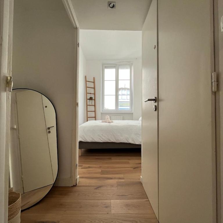 Quiet and sunny charming one-bedroom apartment with views - Apartment mit 1 Schlafzimmer - 5