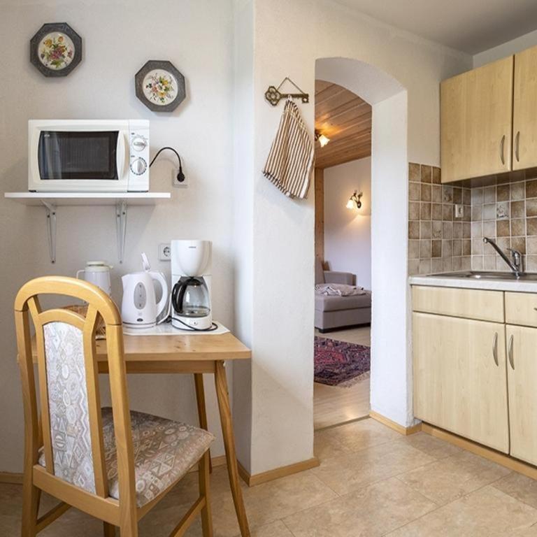 Das Mirabell - Apartment mit 1 Schlafzimmer und Dusche - 9