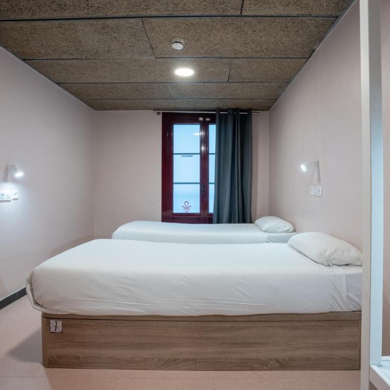 Malacuna Barcelona - Twin Room with Private Bathroom - 3