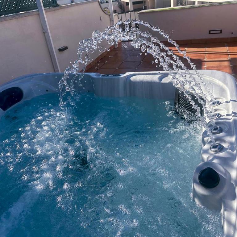 Apartamentos Guadalpin Boutique - Apartamento de 3 dormitorios con jacuzzi y vistas al mar y a la piscina - Ático - 1