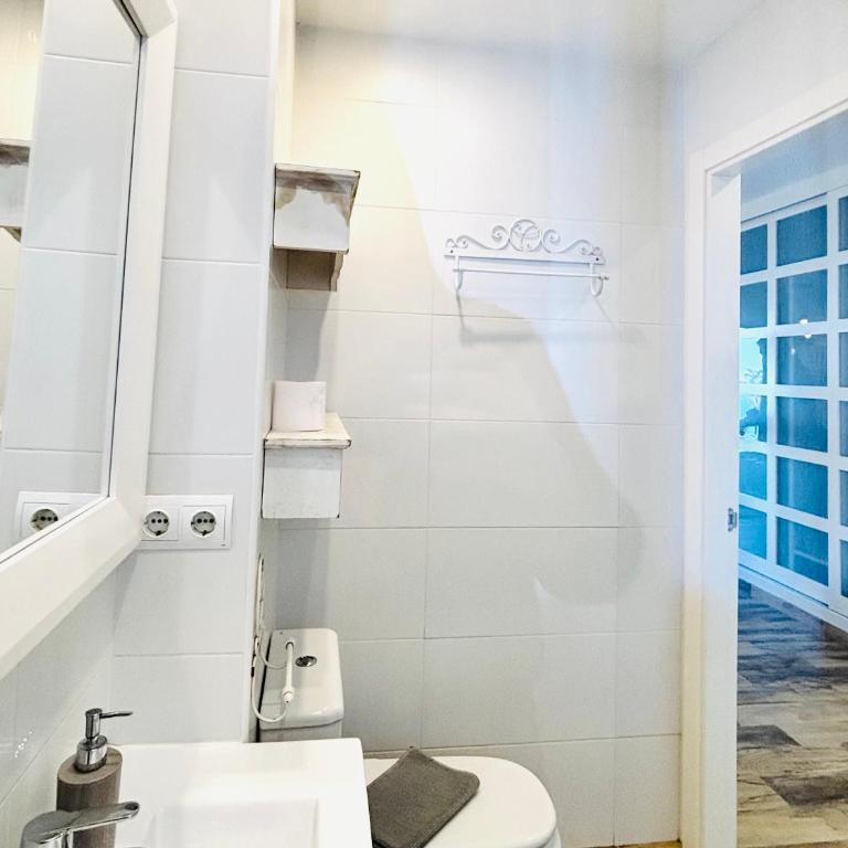 AlquilaEasy Aloha Playa - Studio Apartment with Sea View - 23