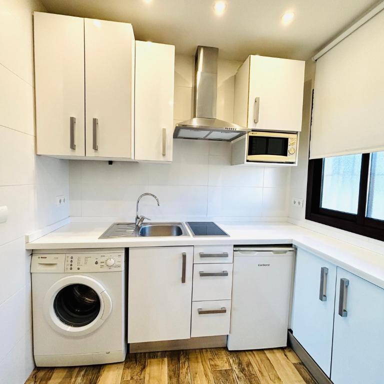 AlquilaEasy Aloha Playa - Studio Apartment with Sea View - 19