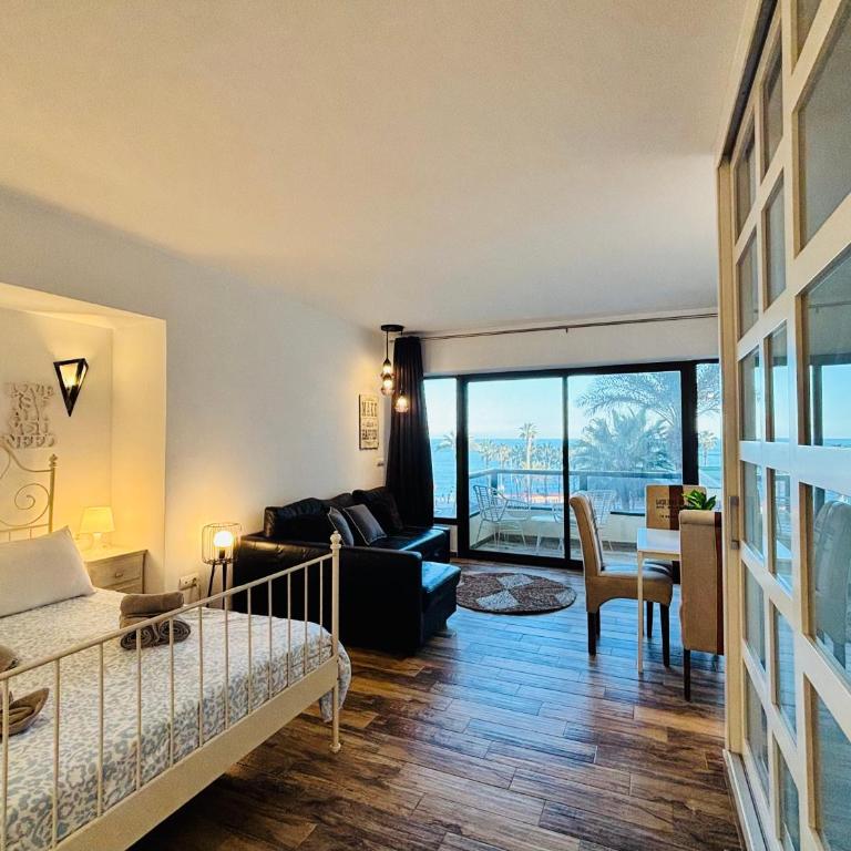 AlquilaEasy Aloha Playa - Studio Apartment with Sea View - 27