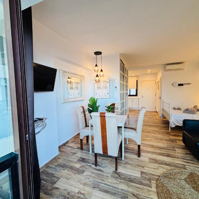 AlquilaEasy Aloha Playa - Studio Apartment with Sea View - 33