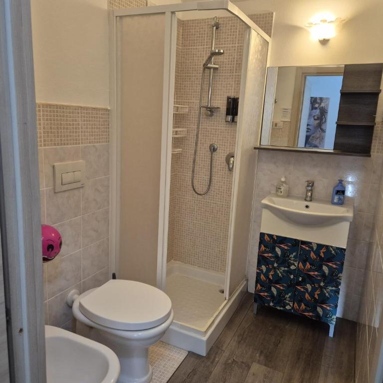 Big Home Alghero - Camera Quadrupla con Bagno Privato Esterno - 3