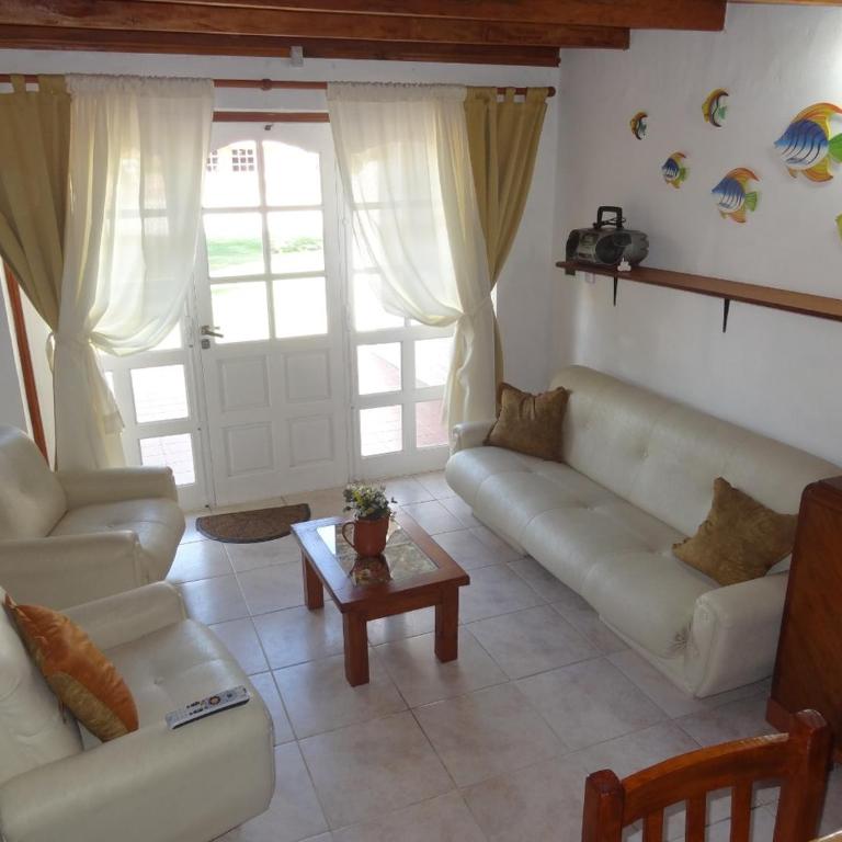 Casa 4 ambientes en Mar Chiquita - Two-Bedroom House - 7