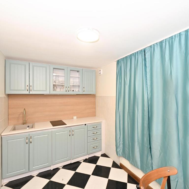 Two bedroom Vintage apartment - Two-Bedroom Apartment - 2