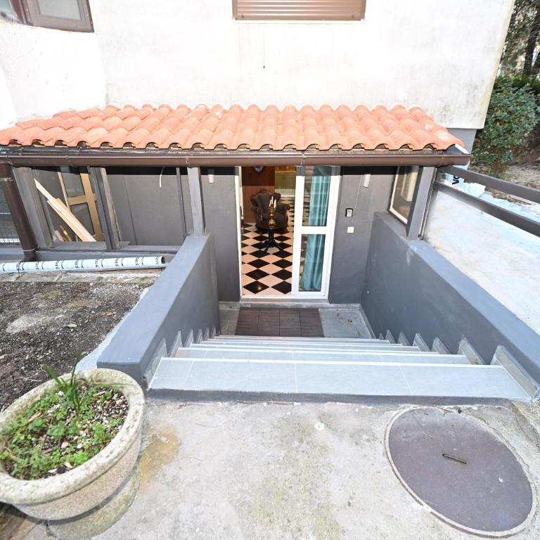Two bedroom Vintage apartment - Two-Bedroom Apartment - 7
