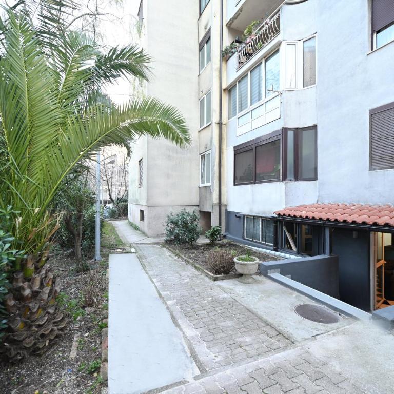 Two bedroom Vintage apartment - Two-Bedroom Apartment - 15