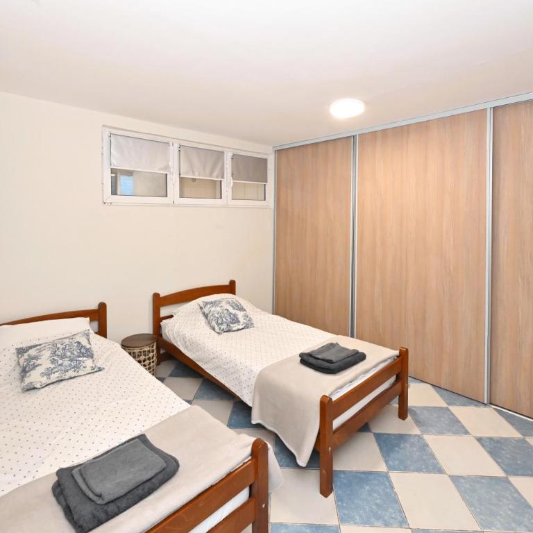 Two bedroom Vintage apartment - Two-Bedroom Apartment - 30