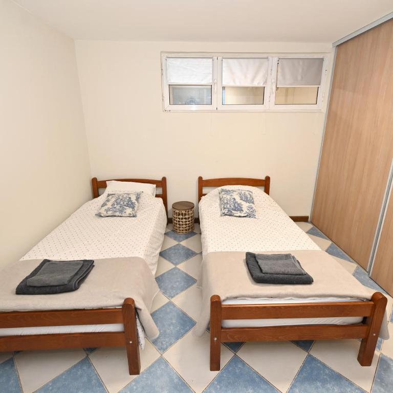 Two bedroom Vintage apartment - Two-Bedroom Apartment - 46