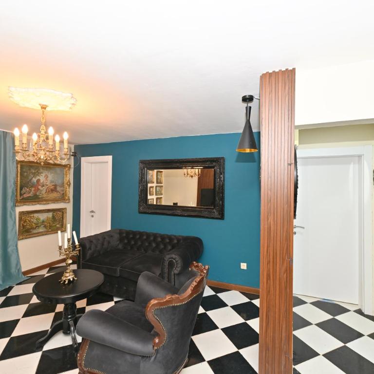 Two bedroom Vintage apartment - Two-Bedroom Apartment - 49