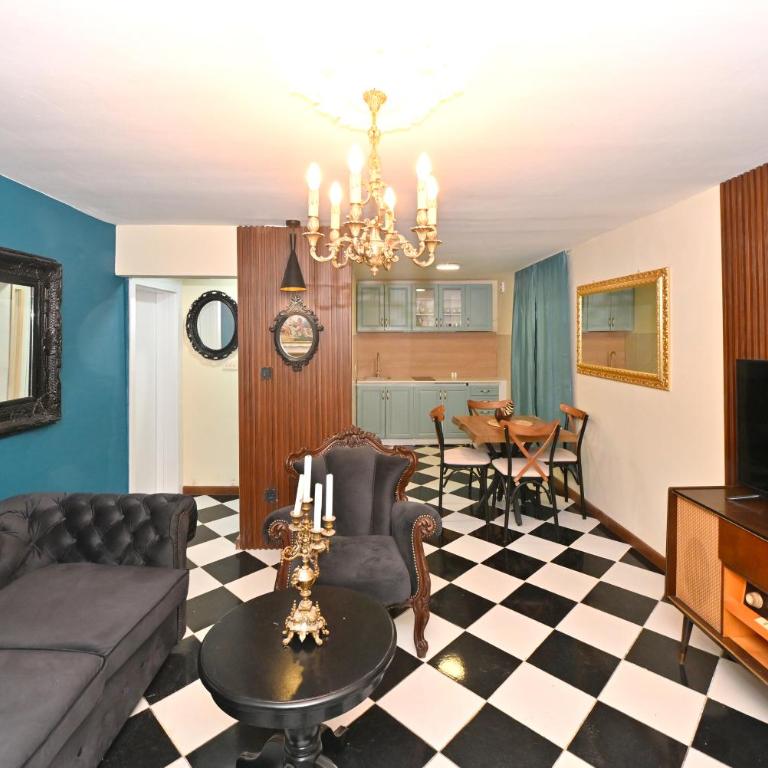 Two bedroom Vintage apartment - Two-Bedroom Apartment - 52
