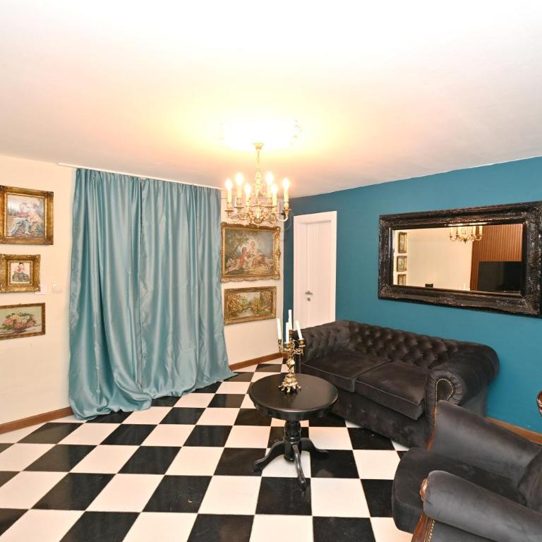 Two bedroom Vintage apartment - Two-Bedroom Apartment - 60