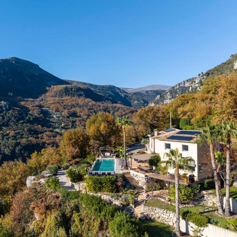 Entre mer et Esterel - Piscine, vue 6 suites - Villa Deluxe - 16