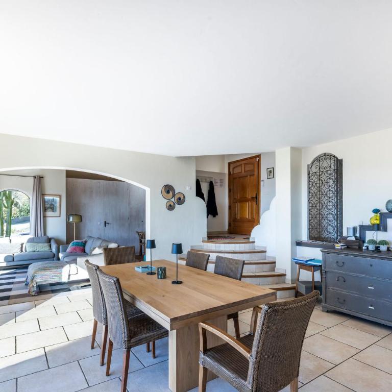 Entre mer et Esterel - Piscine, vue 6 suites - Villa Deluxe - 28