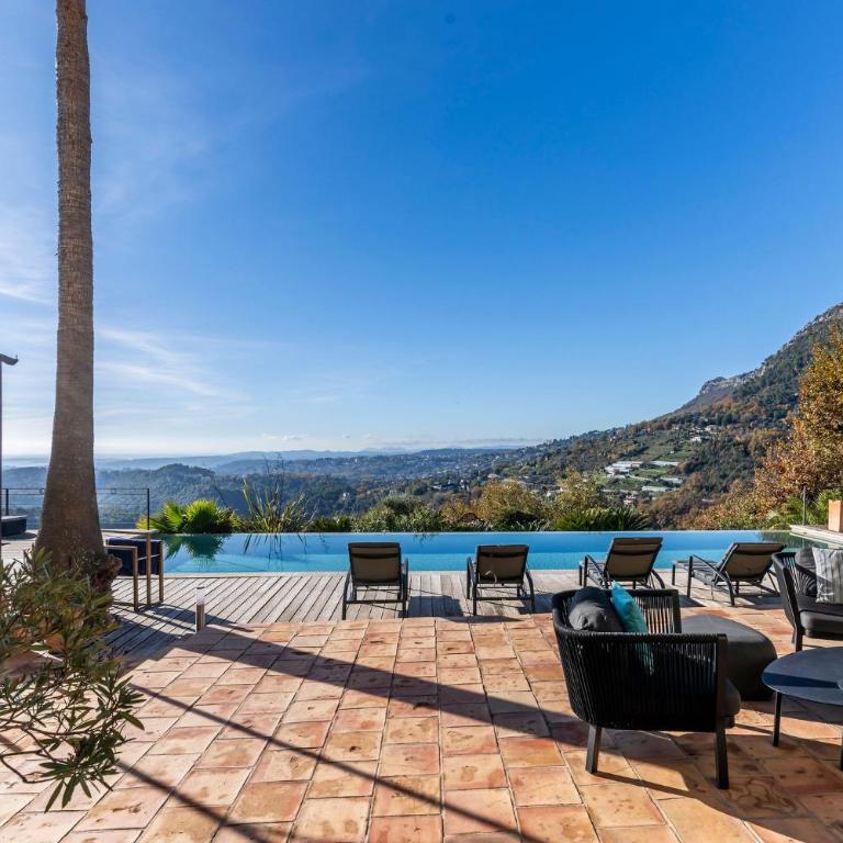 Entre mer et Esterel - Piscine, vue 6 suites - Villa Deluxe - 37