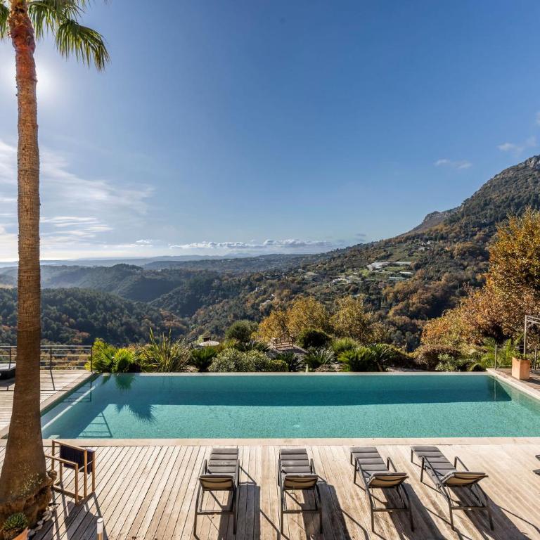 Entre mer et Esterel - Piscine, vue 6 suites - Villa Deluxe - 43