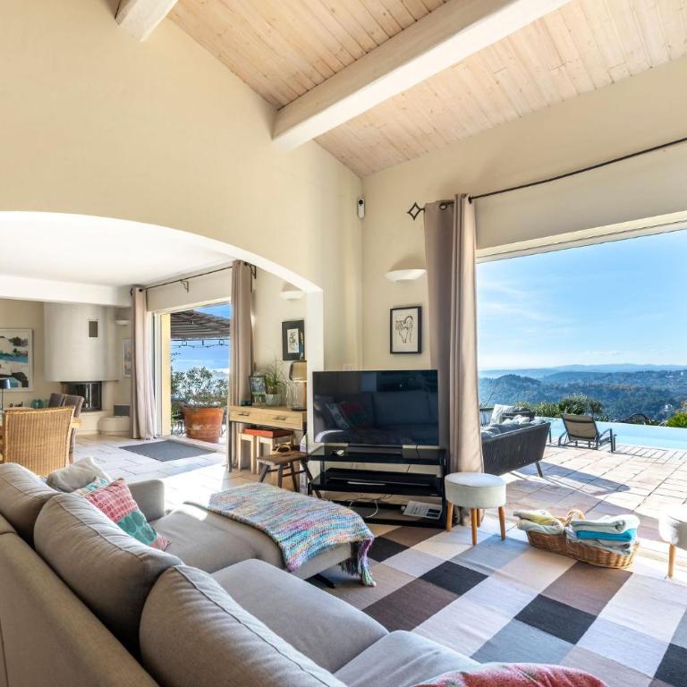 Entre mer et Esterel - Piscine, vue 6 suites - Villa Deluxe - 55